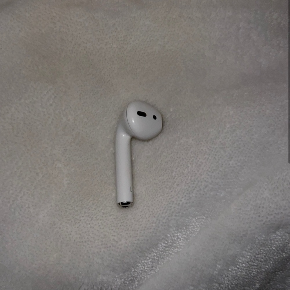 left airpod